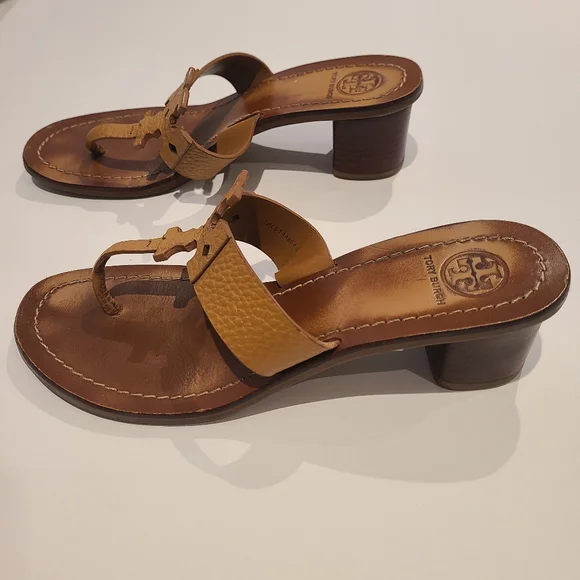 Tory Burch Moore Leather Tan Thong Sandal - Picture 6 of 7